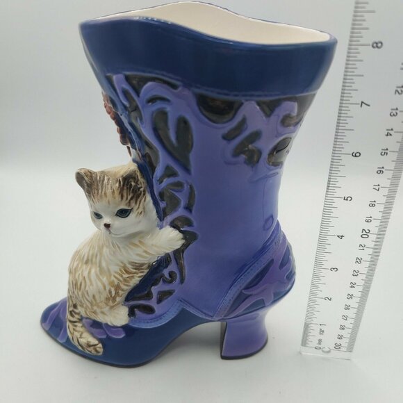 Victorian Boot Vase With Kitten Purple Ceramic Cat Figurine Cottagecore - Picture 10 of 13
